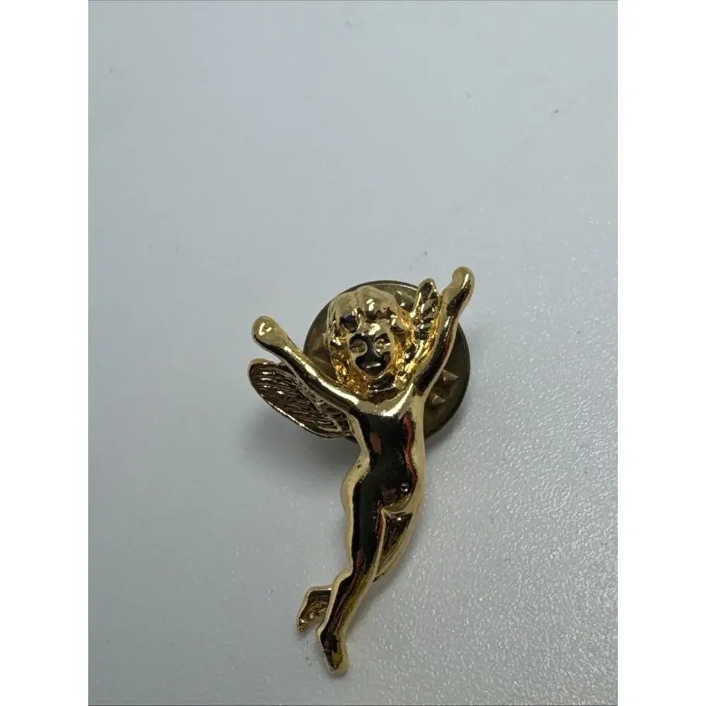 Cherub Angel Praising Gold Tone Vintage Lapel Pin